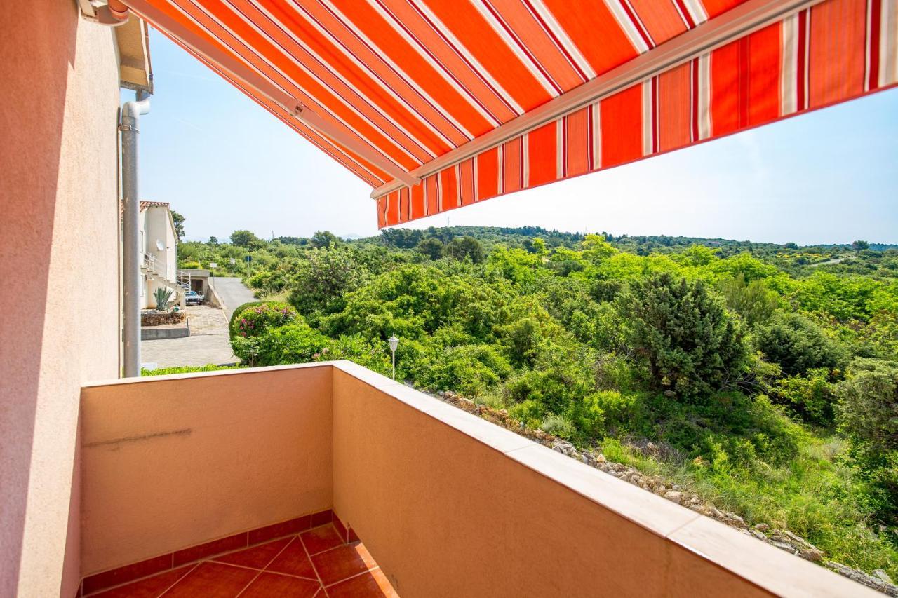 Apartment Tonka Barbat na Rabu Exterior photo
